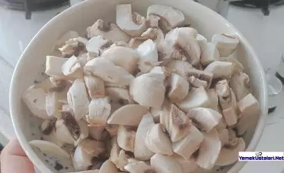 1 Bardak Sütle Müthiş Kıvamlı Mantar Çorbası 1 Bardak Sütle Müthiş Kıvamlı Mantar Çorbası