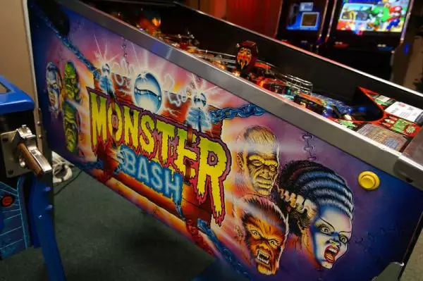 Buy Monster Bash Pinball machine