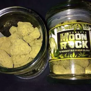 Blini marihuanë Moon Rocks në internet